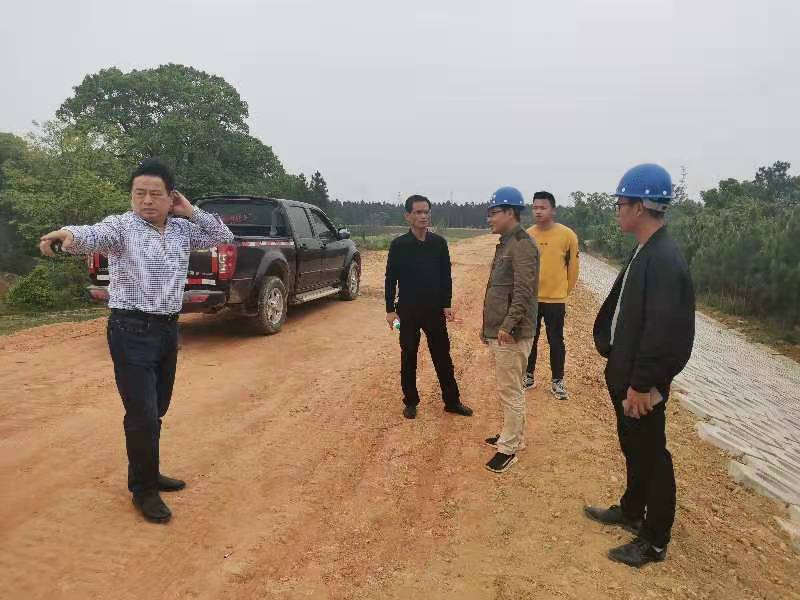 曾總來(lái)到遂川、泰和工地巡查